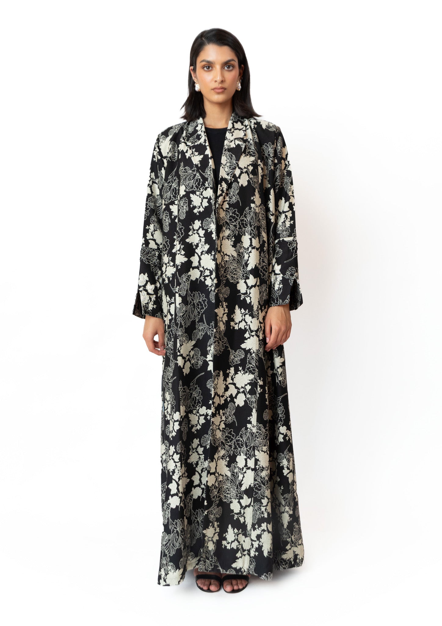 BLACK AND WHITE FLORAL LACE