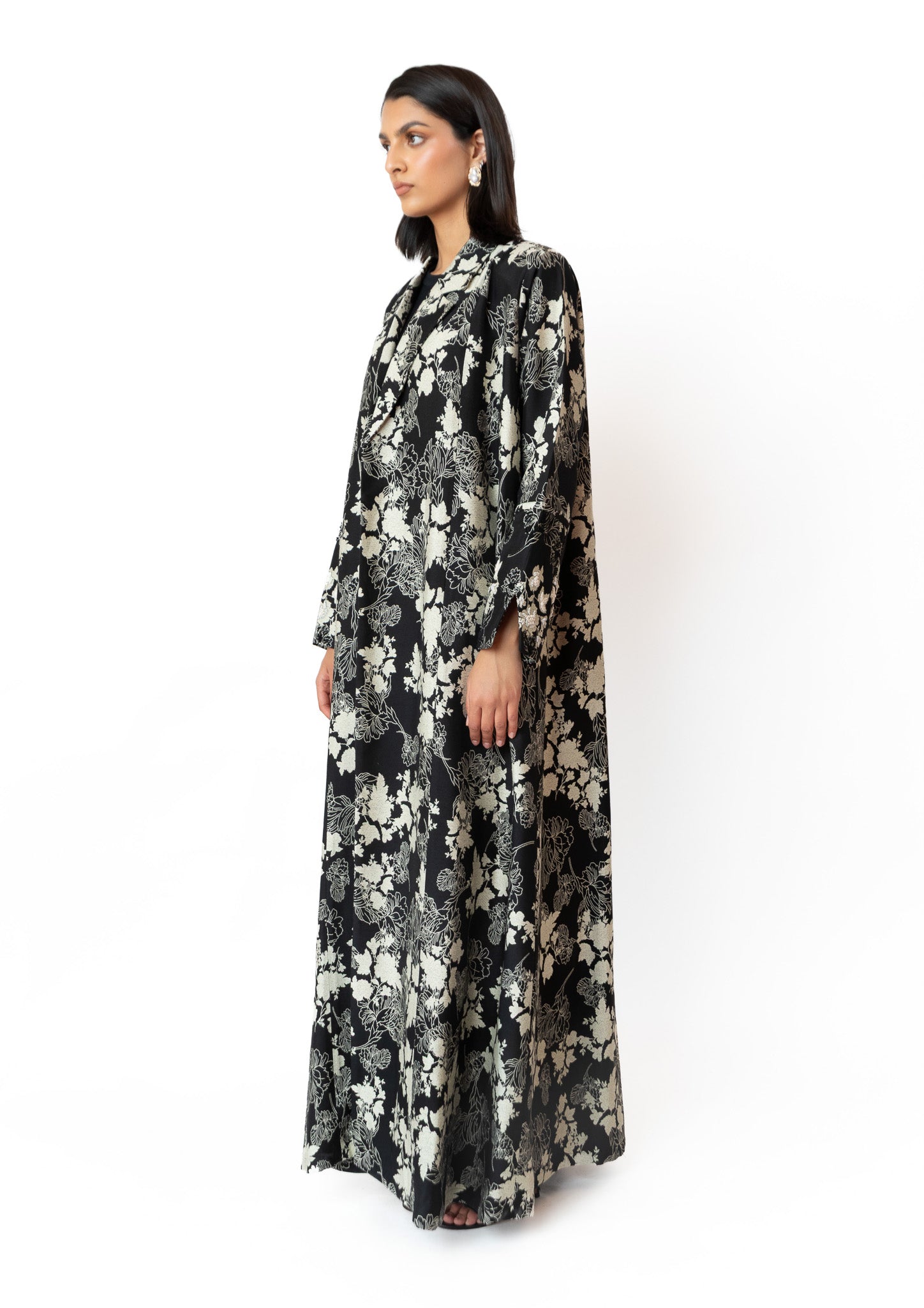 BLACK AND WHITE FLORAL LACE