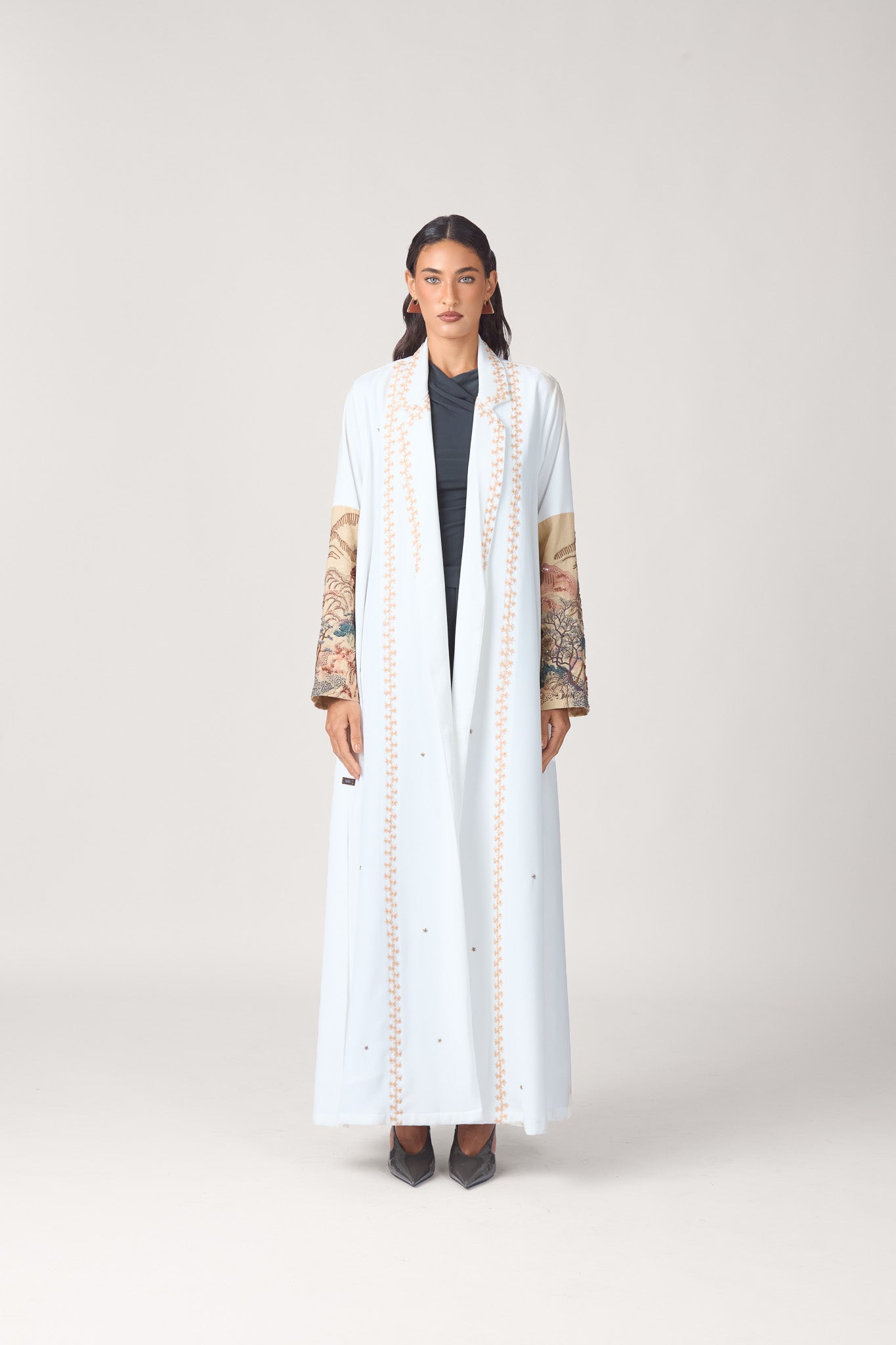 WHITE ORIENT