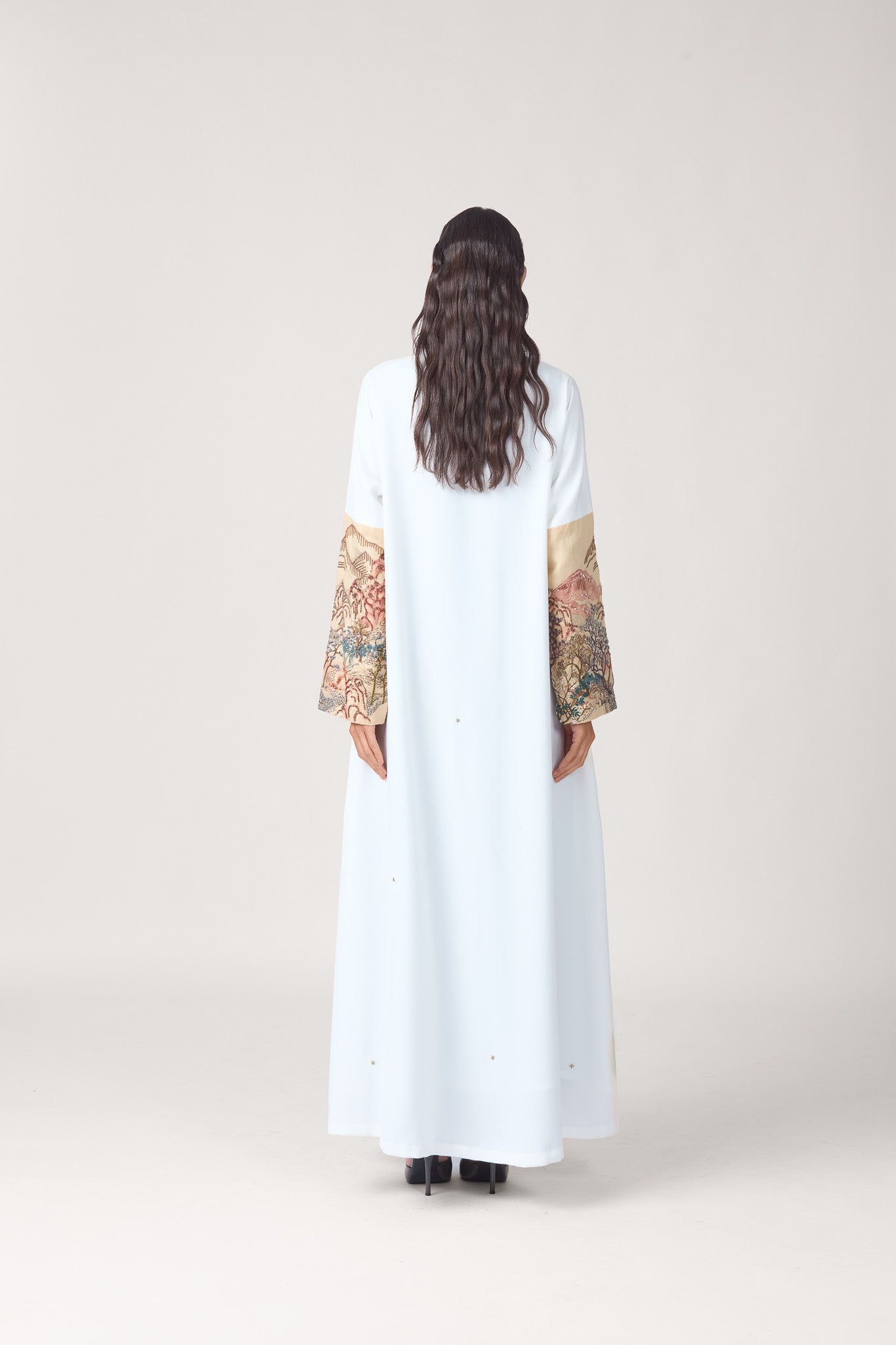WHITE ORIENT