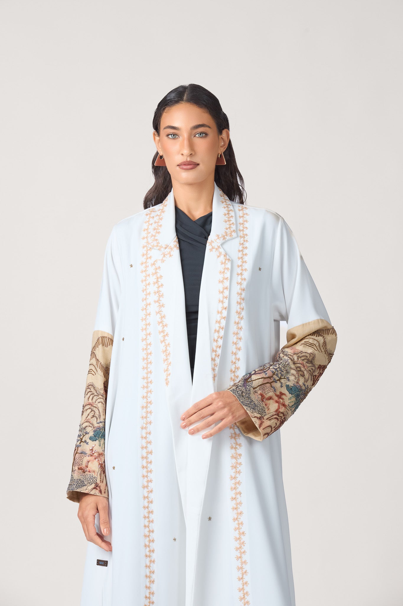 WHITE ORIENT
