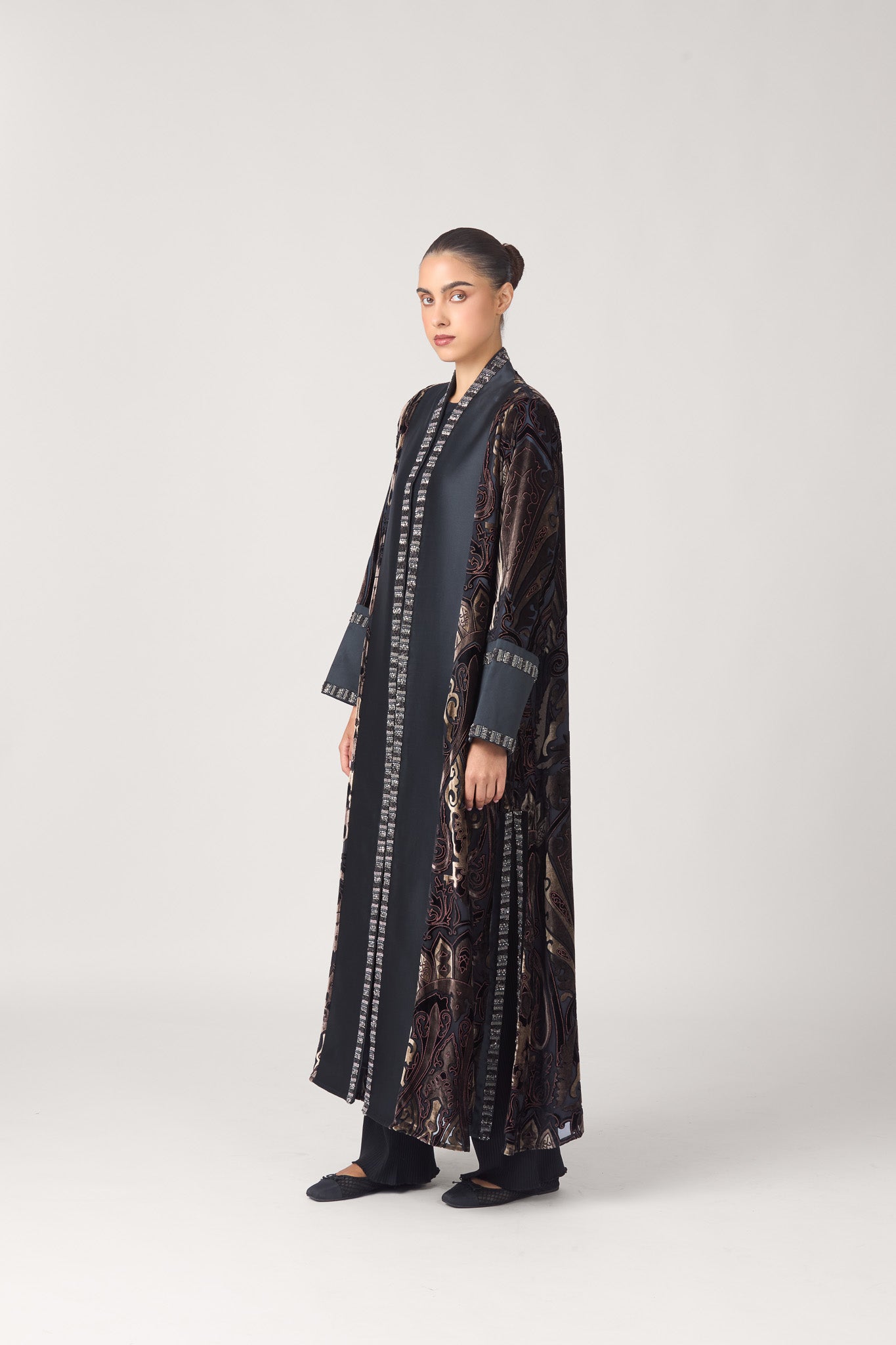 VELVET ANTIQUITY